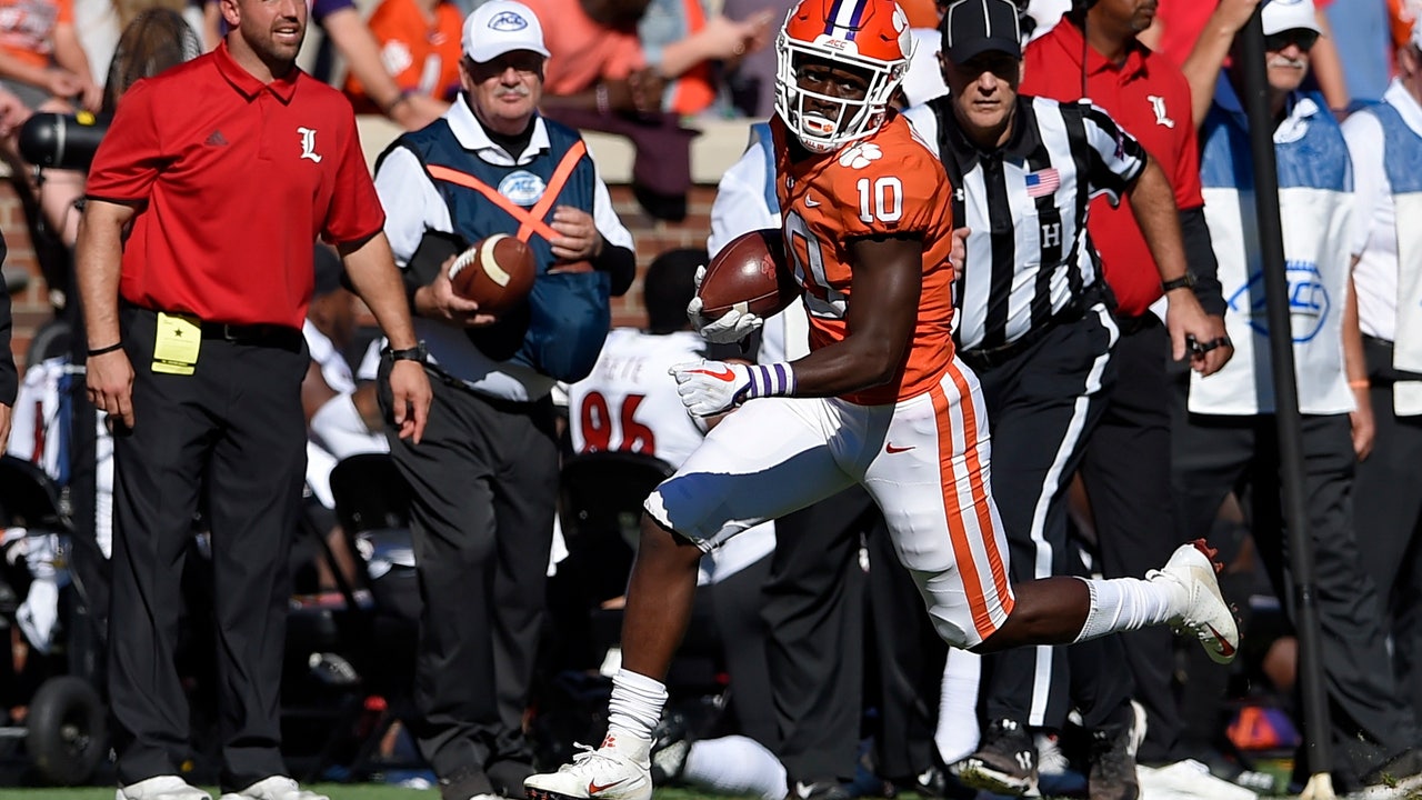 College football: No. 2 Clemson routs Louisville 77-16